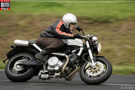 Voxan Black Magic 1000 : position
