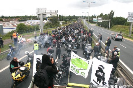 Manif 18 juin Caen : décoration de radar