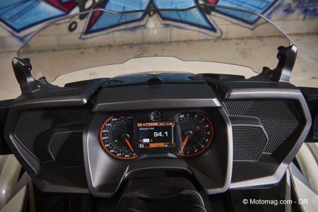 Can-Am Spyder F3T : tableau de bord complet