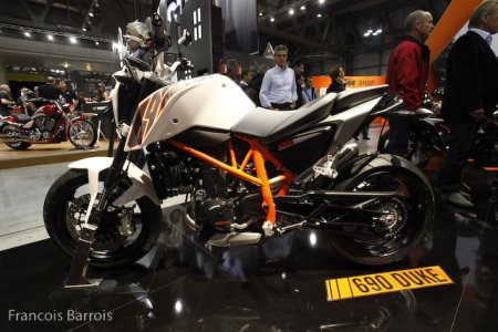 Milan KTM Duke 690 : partie cycle extrême