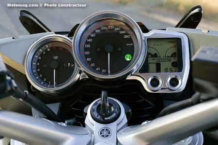 Yam 1300 FJR : à bord de jour