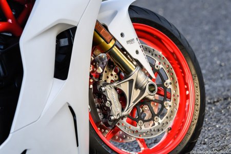 Ducati Supersport : freinage progressif