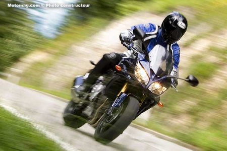 Yamaha 1000 FZ1 FAZER : full power