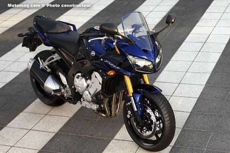 Yam 1000 FZ1 FAZER : ligne plus aiguisée