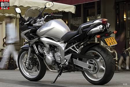 7 kilos ont été gagné par rapport à l’ancienne Yamaha 600 Fazer