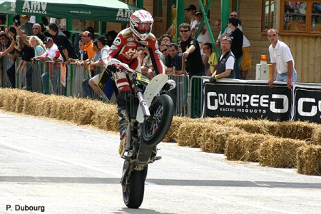 Supermotard à Essay : doublé de Testu