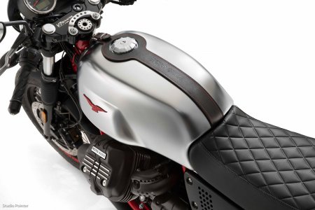 Moto Guzzi V7 III Racer : panoplie vintage