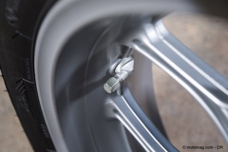 Honda NC 750 X : valves coudées