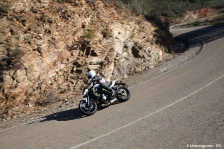 Kawasaki Z650 : joueuse