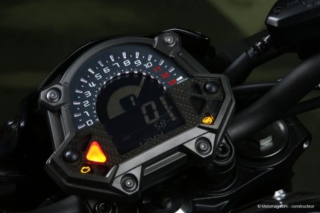 Kawasaki Z 900 : tableau de bord complet