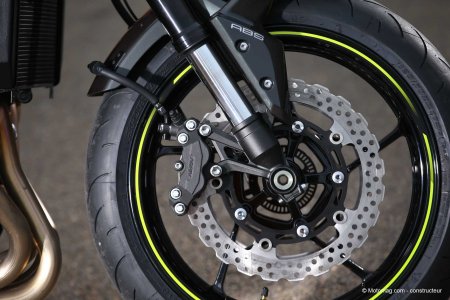 Kawasaki Z 900 : étriers Nissin