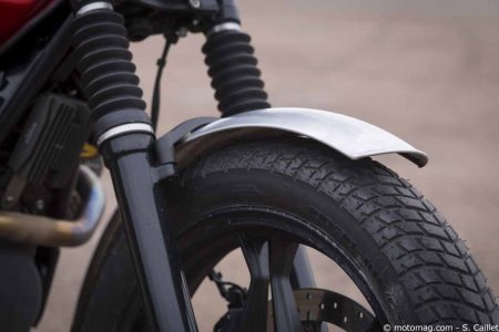 Moto Guzzi V7 II Style Scrambler : trop petits garde-boue