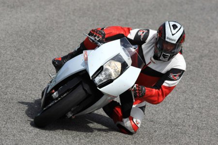 Essai KTM RC8 : museau optique