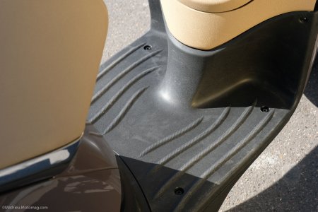 Piaggio Liberty 125 i-get : plancher plat