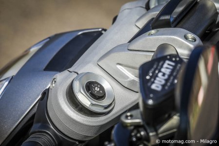 Ducati XDiavel S : fourche réglable