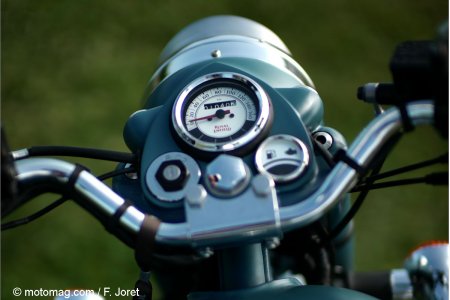 Royal Enfield 500 Bullet Classic : Tableau de bord