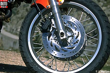 Voxan 1000 Scrambler : gros freins