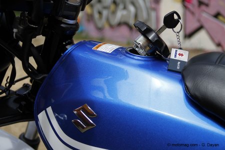 Suzuki VanVan 200 : réservoir