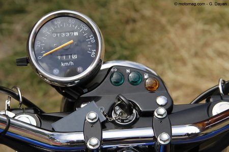 Suzuki VanVan 200 : tableau de bord