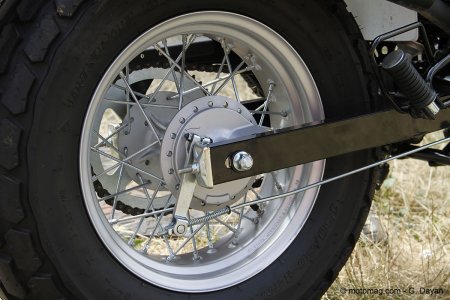 Suzuki VanVan 200 : jante arrière
