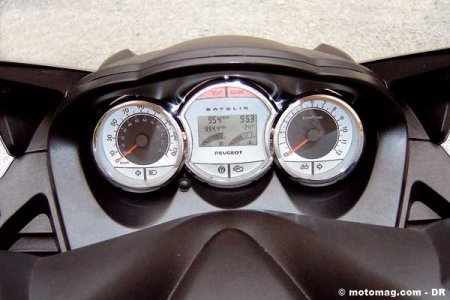 Peugeot Satelis 400 & 500 : à bord