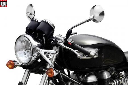 Triumph 900 Thruxton