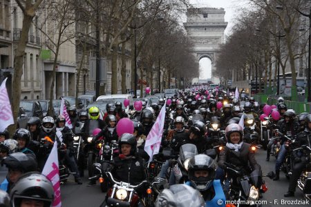 Toutes en moto 2013 Paris : noir de motardes
