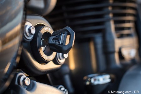 Triumph Bonneville Bobber 1200 : contacteur à gauche