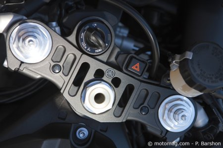 Essai Yamaha 1000 R1 2012 : té racing