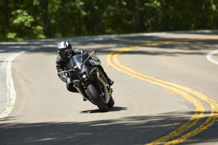 Yamaha R9 2025 black