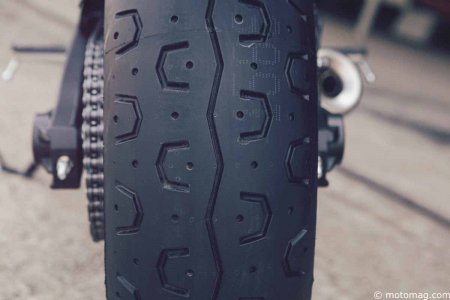 Yamaha XSR 700 : pneus Pirelli Phantom