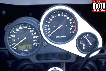 Yamaha 600 FZS Fazer : à bord