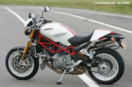 Ducati 1000 S4RS : à l’arrêt