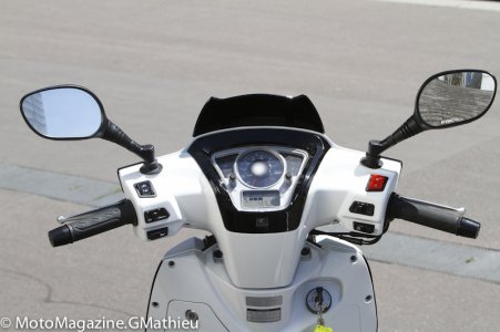 Kymco People 300 : instrumentation complète