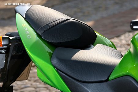 Essai Kawasaki Z 750 : selle