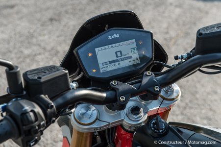Aprilia Dorsoduro 900 : tableau de bord TFT
