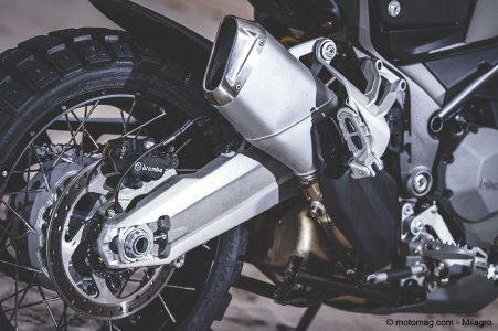 Ducati Multistrada 1200 Enduro : bras oscillant double branche