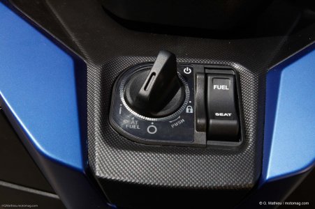 Honda Forza 125 : smart key