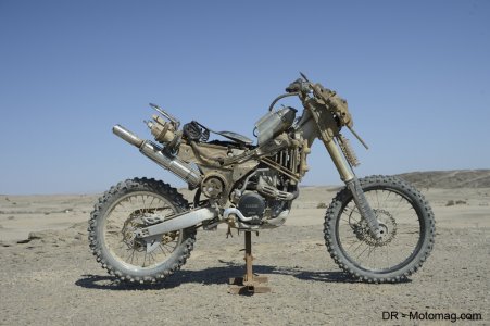 Mad Max Fury Road : Yamaha YZF dépouillée