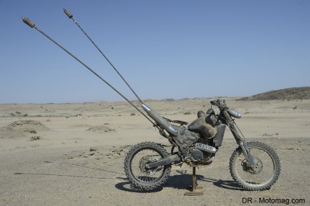 Mad Max Fury Road : échappements en étendard