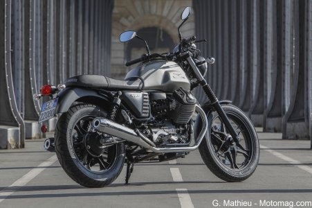 Moto Guzzi V7 II Stone : réservoir inspiré seventies