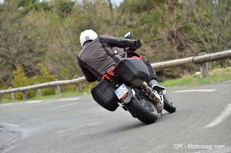 MV Agusta Turismo Veloce 800 : valises 30 litres