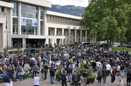 Manif 18 juin Chambéry : place des Thermes à Aix