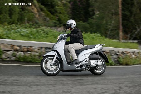 Essai Honda SH 300 i : moteur de cross