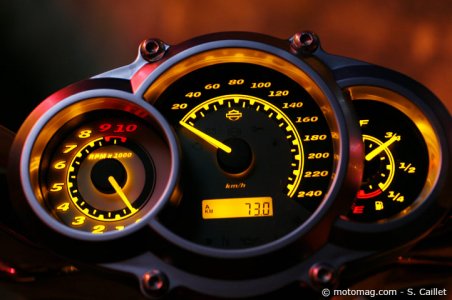 Essai Harley Davidson V-Rod Muscle : à bord