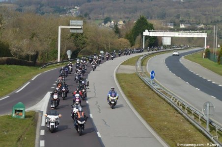 Manifestation FFMC 50 du 27 février 2016 : impressionnant cortège