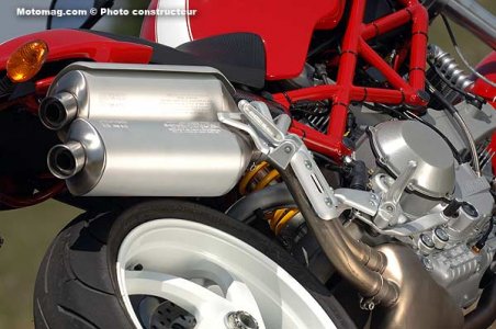 Ducati 1000 Monster S2R : double sorties