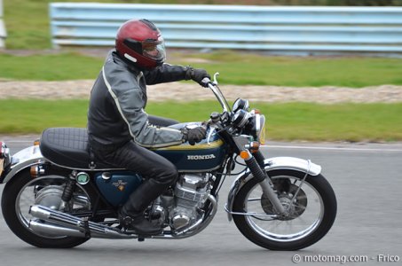 Caiman moto classique : la parade des tourismes