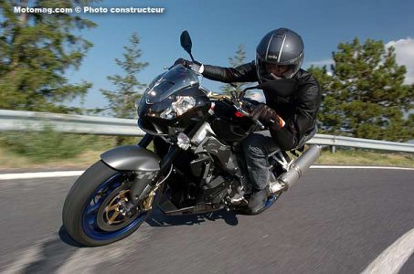 Aprilia 1000 Tuono R : double peine