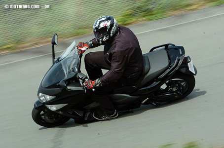 Yamaha 500 T-Max 2008 : ça frotte